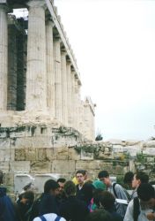 Die nördliche Längsseite des Parthenon, von Osten her gesehen