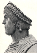 Valentinianus I Bronzene Kolossalstatue, Profil (Barletta, Apulien)