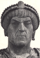 Valentinianus I Bronzene Kolossalstatue (Barletta, Apulien)